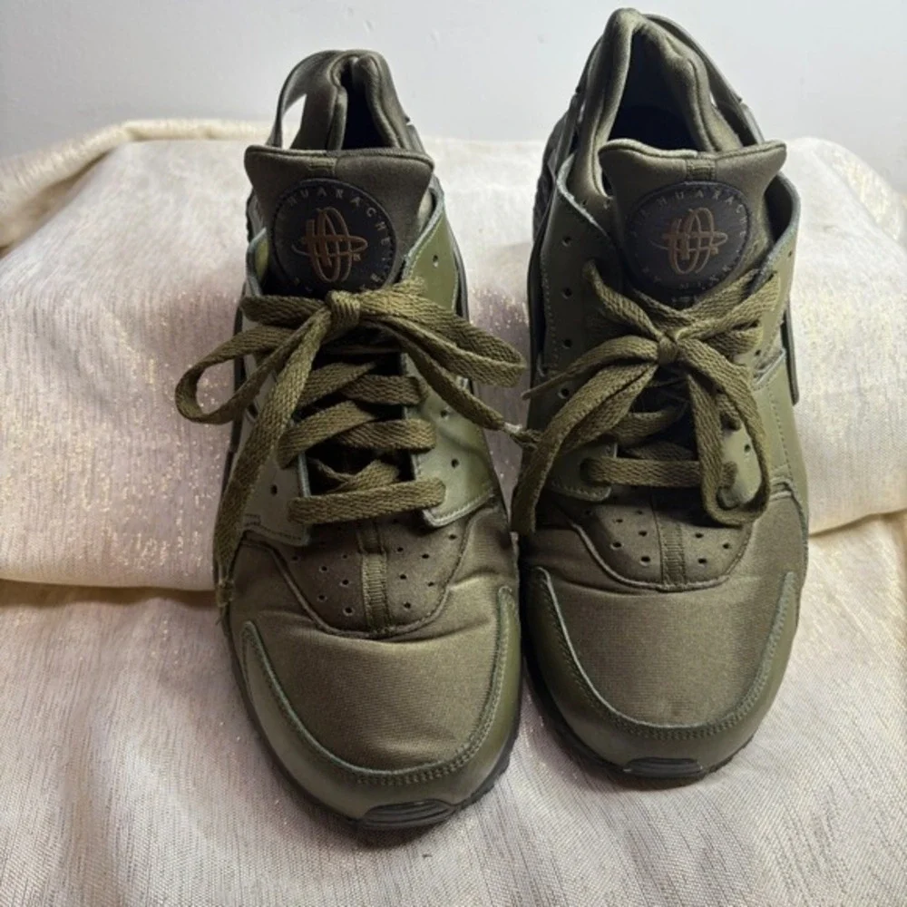 Nike Air Huarache Olive Green Running Lifestyle Sneakers Men US 10.5‎